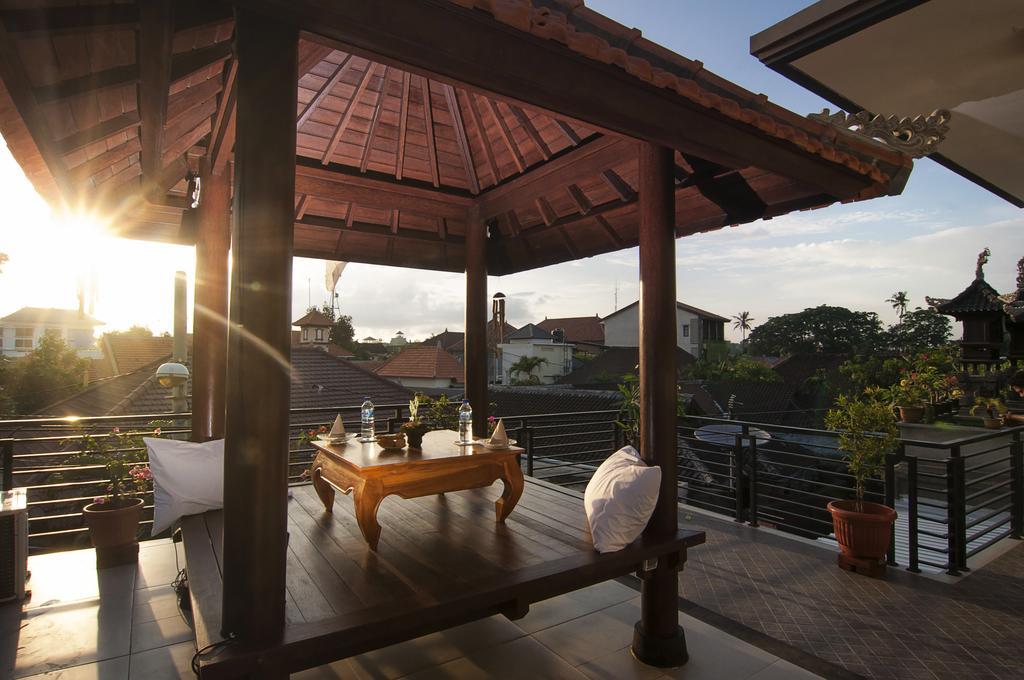 Homestay Suwardika & *